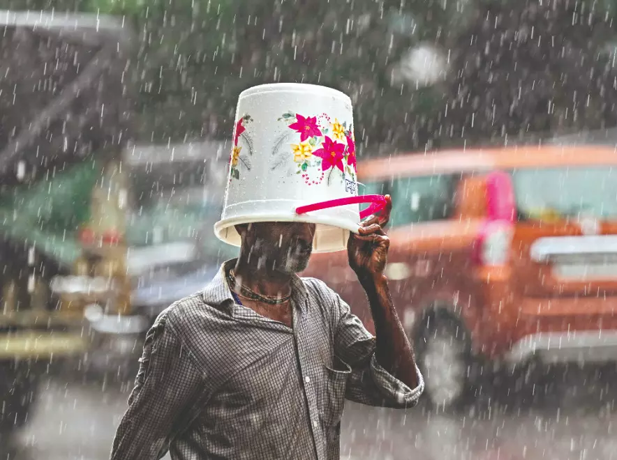 Weatherman predicts scattered rainfall in S Bengal till Thursday Weatherman predicts scattered rainfall in S Bengal till Thursday