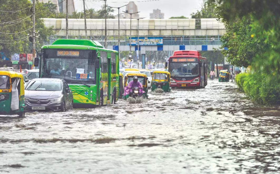 Heavy rains lash parts of North India; 5 killed Heavy rains lash parts of North India; 5 killed