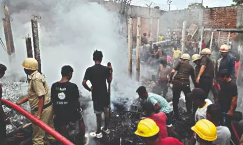 Fire in plastic godown near EM Bypass, no injuries