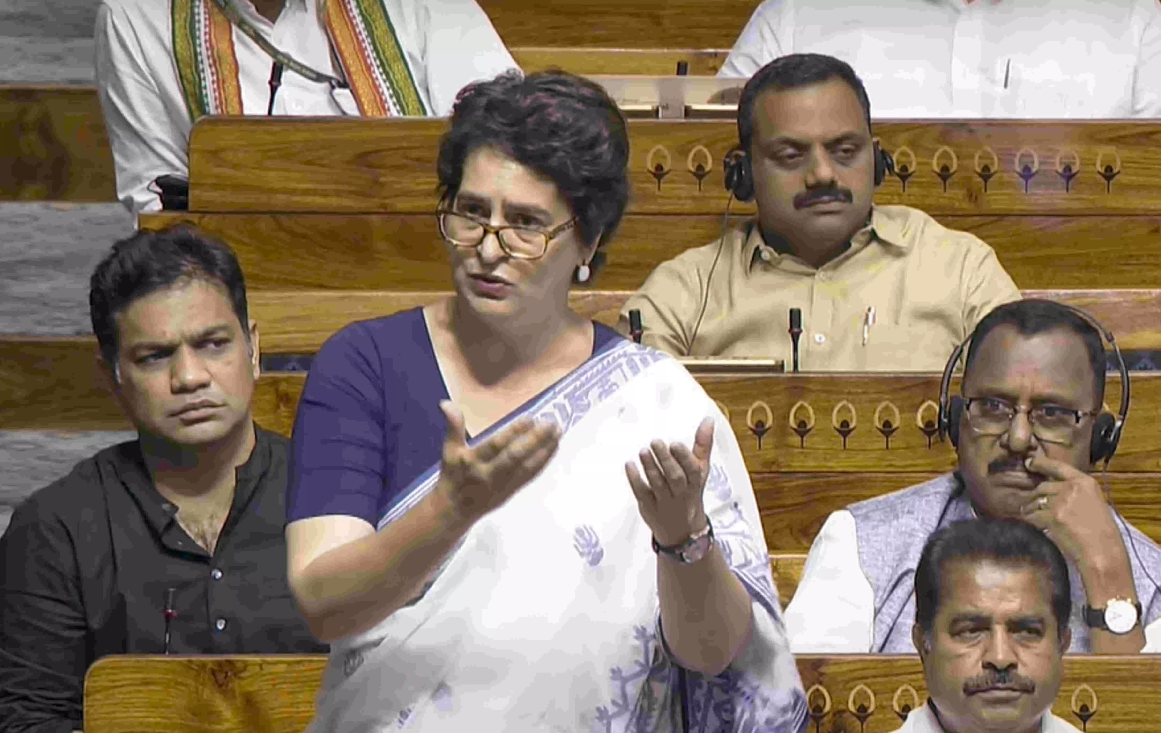 Priyanka urges Centre to waive loans of Wayanad flood victims, laments lack of support