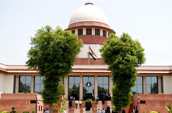 SC asks Telangana Speaker to decide on disqualification of 10 MLAs in three months