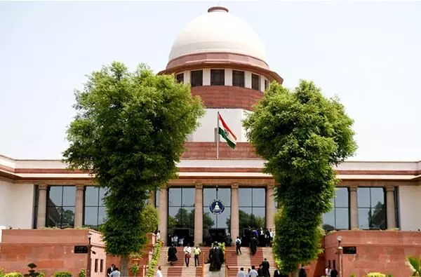 SC asks Telangana Speaker to decide on disqualification of 10 MLAs in three months SC asks Telangana Speaker to decide on disqualification of 10 MLAs in three months
