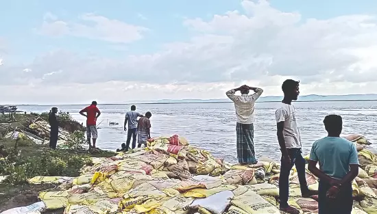 Severe river erosion threatens lives and livelihoods in Malda Severe river erosion threatens lives and livelihoods in Malda