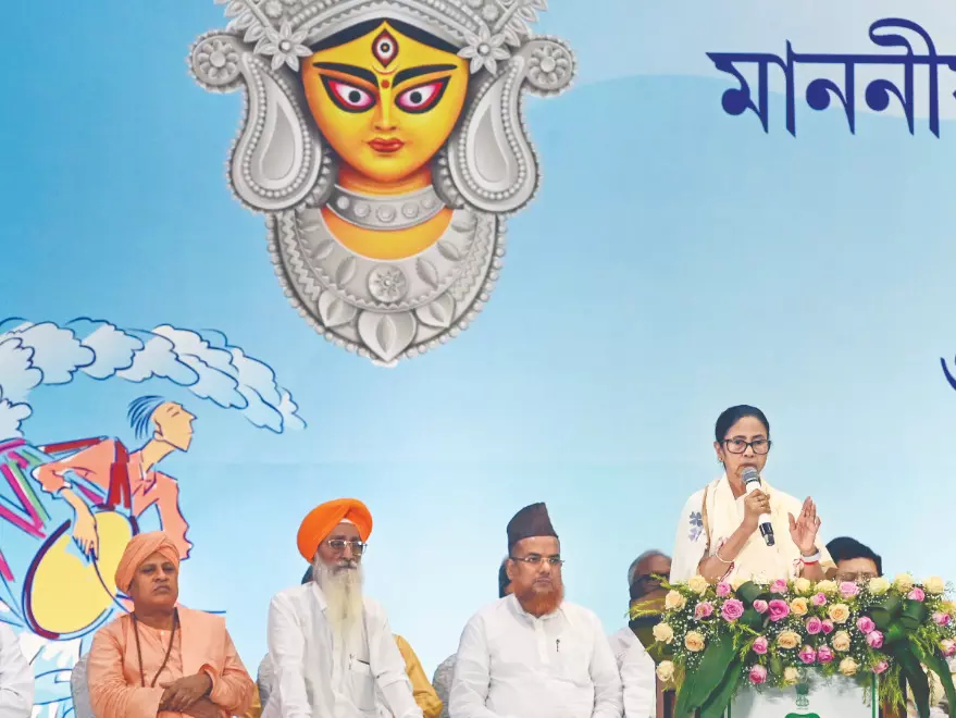 Mamata hikes Durga Puja clubs’ grant to Rs 1.10L, raises power rebate to 80% Mamata hikes Durga Puja clubs’ grant to Rs 1.10L, raises power rebate to 80%