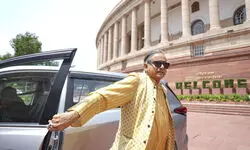 Scorpion remark against PM: SC extends stay on defamation proceedings against Shahsi Tharoor Scorpion remark against PM: SC extends stay on defamation proceedings against Shahsi Tharoor