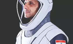 Phone felt heavy, dropped laptop, says Shubhanshu Shukla