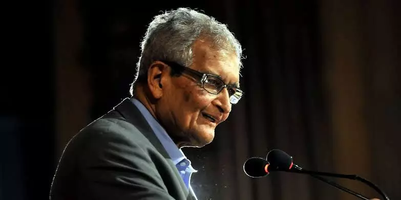 Not only Bengalis, every citizen has right to go anywhere in India: Amartya Sen Not only Bengalis, every citizen has right to go anywhere in India: Amartya Sen