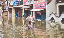 Flood situation in UP worsens; Bihar rivers in spate amid rains