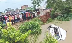 UP: 11 dead as Bolero falls into canal in Gonda, most victims from one family