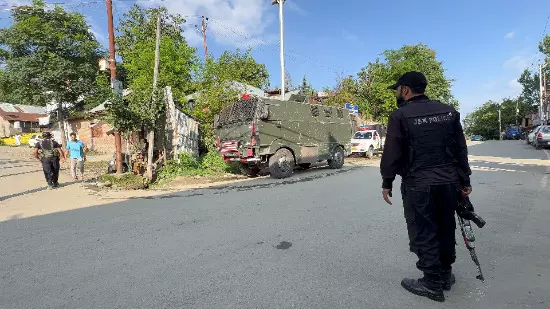 J-K: Anti-terror operation in Kulgam enters third day