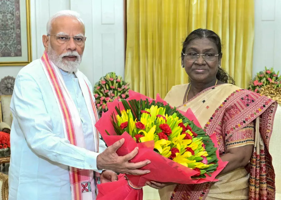 PM Modi meets President Murmu PM Modi meets President Murmu