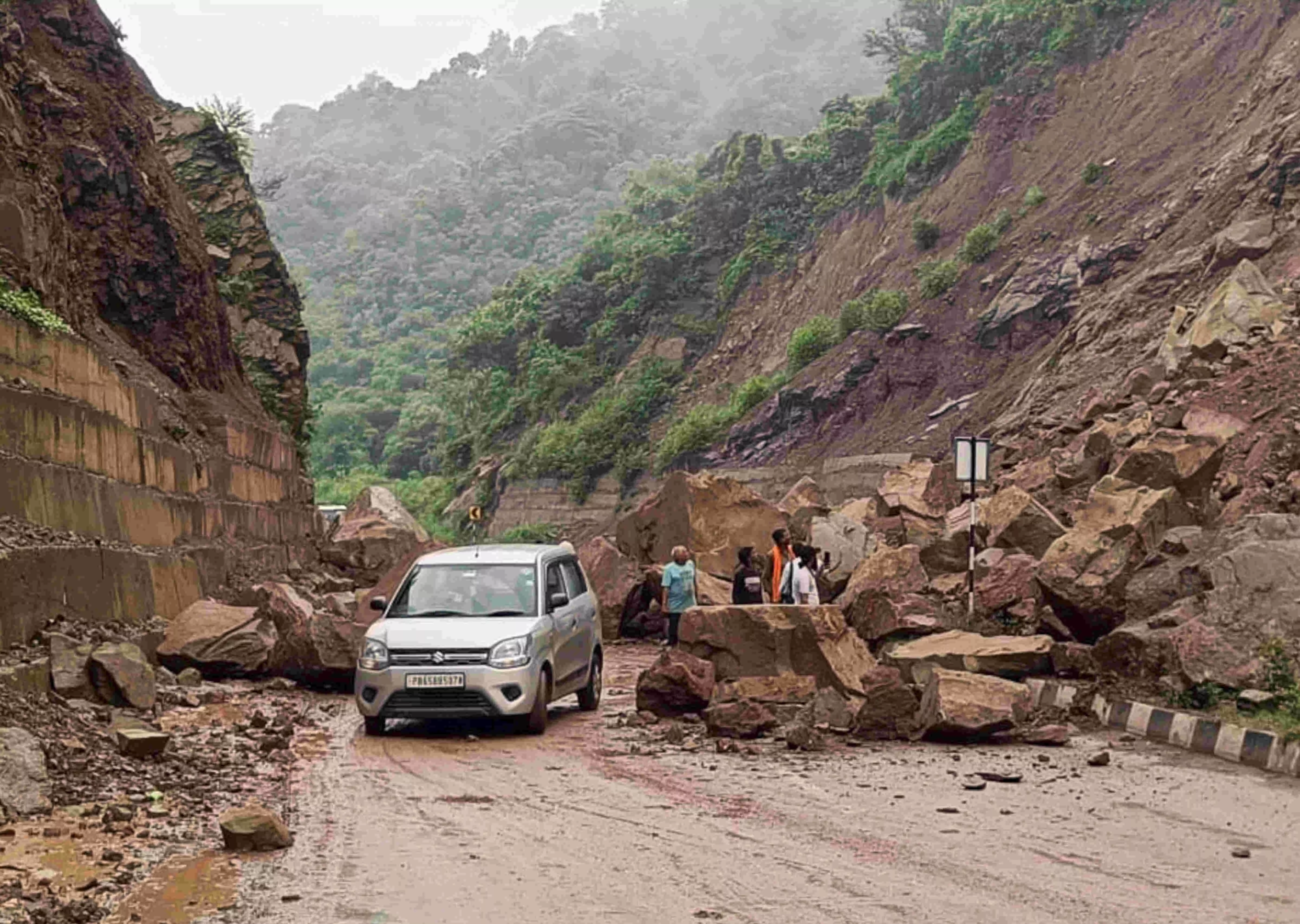 Monsoon havoc in Himachal: 192 dead, roads and power supply hit Monsoon havoc in Himachal: 192 dead, roads and power supply hit