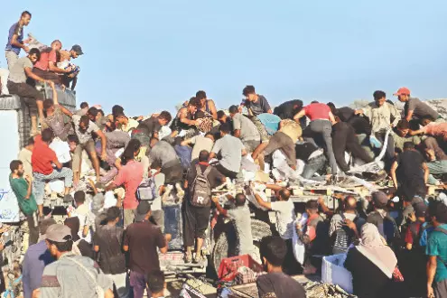 Israel considers full Gaza takeover