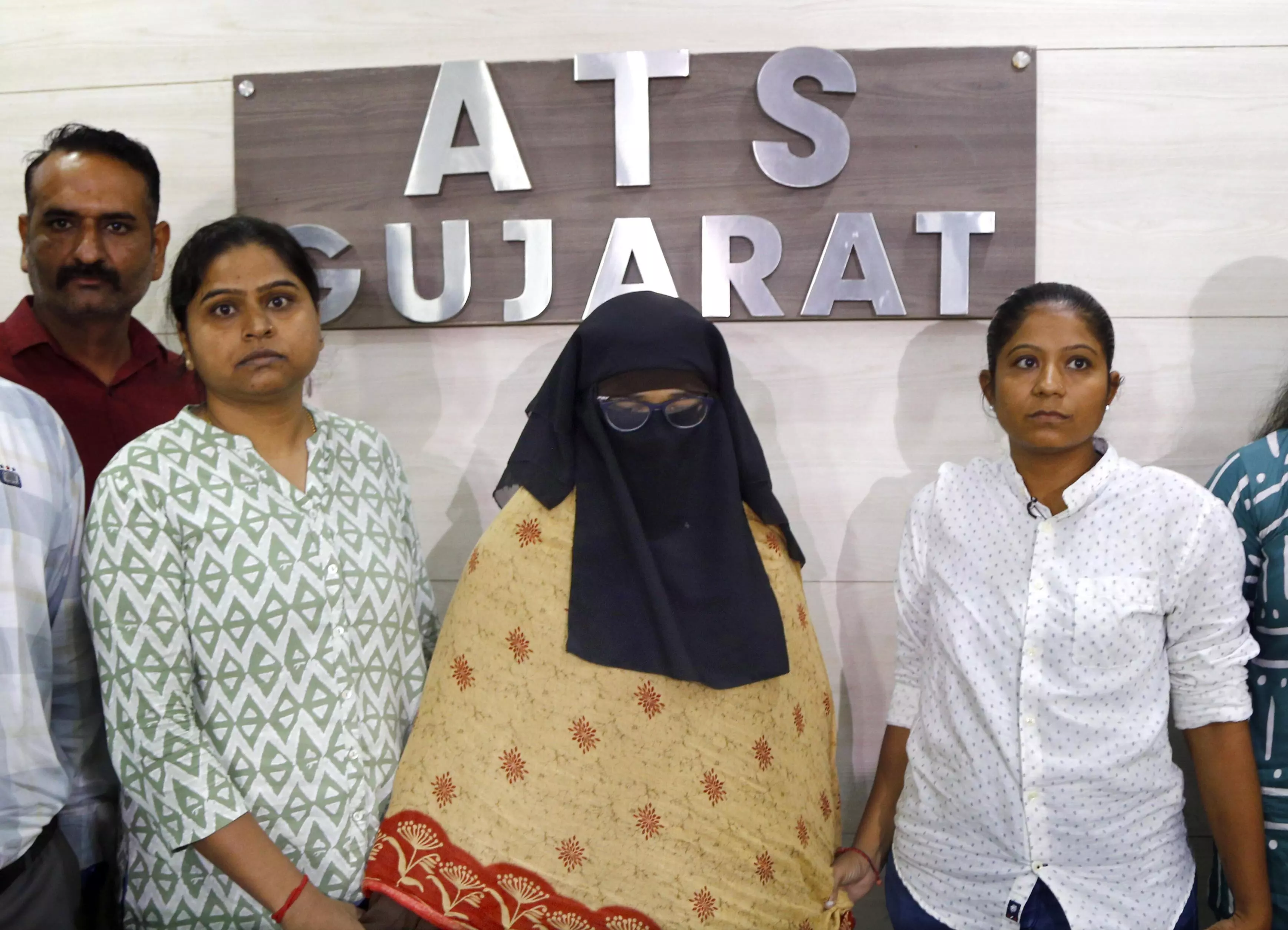 Woman held for AQIS propaganda urged Pak Army chief to invade India during Op Sindoor: ATS Woman held for AQIS propaganda urged Pak Army chief to invade India during Op Sindoor: ATS