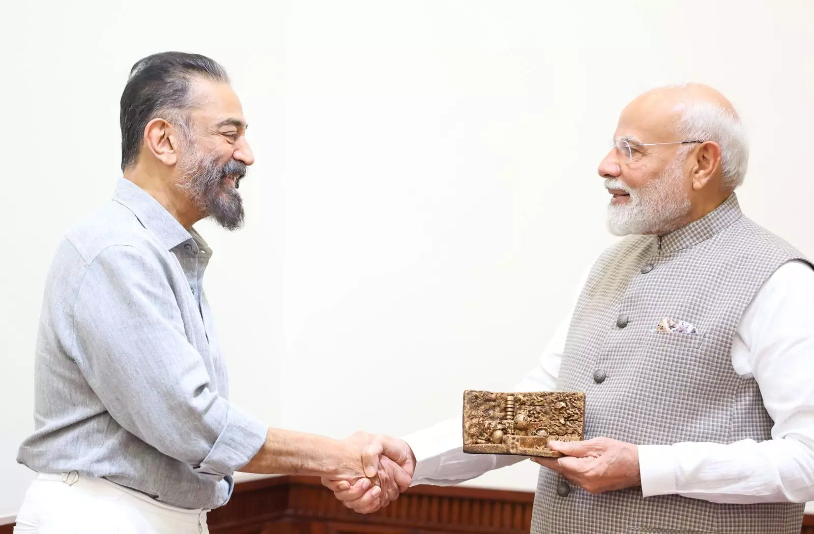 Kamal Haasan meets PM Modi, seeks recognition for antiquity of archaeological site Keeladi