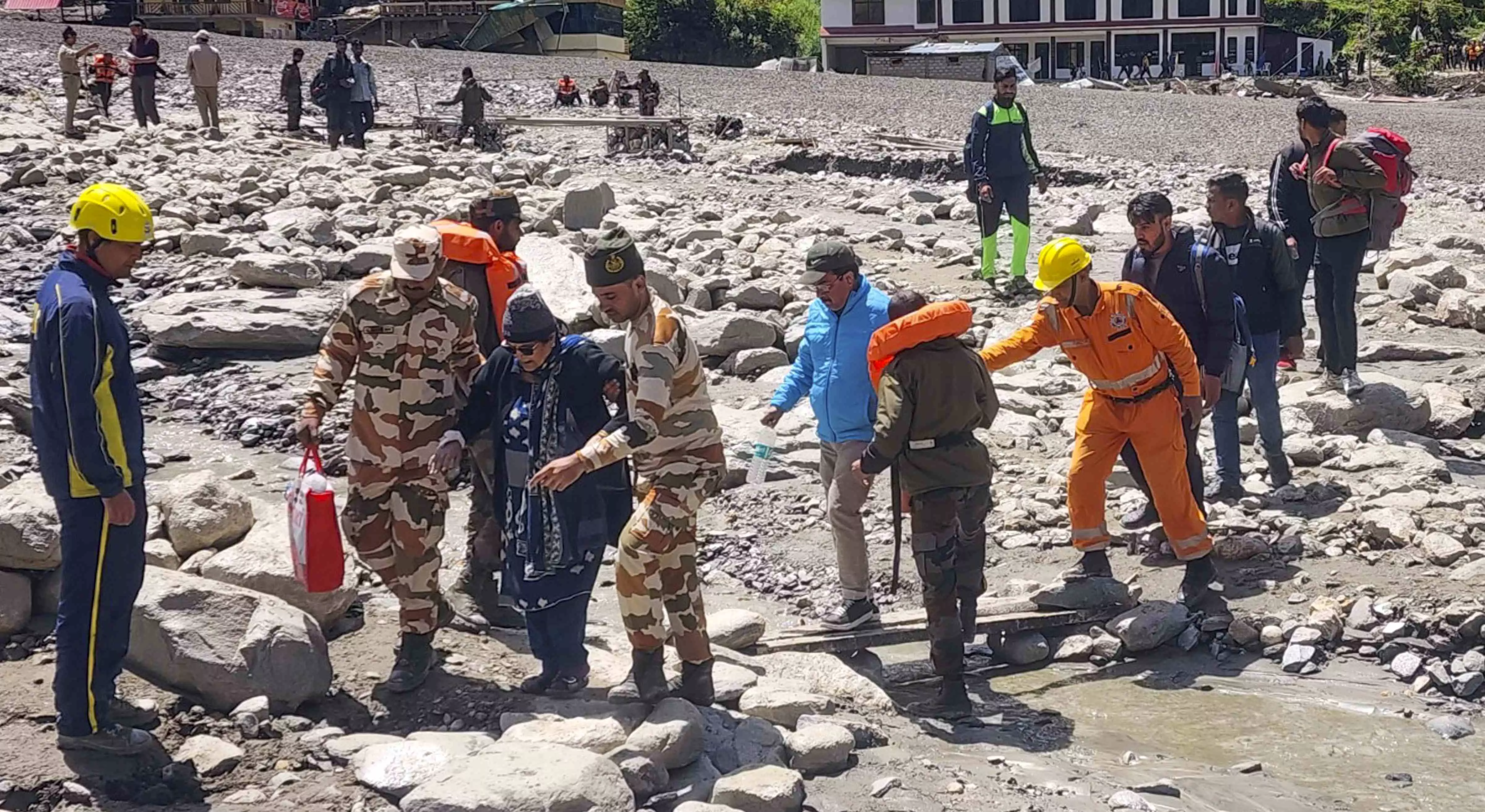 287 more rescued as govt deploys 4 choppers to evacuate people stranded in disaster-hit Uttarkashi 287 more rescued as govt deploys 4 choppers to evacuate people stranded in disaster-hit Uttarkashi