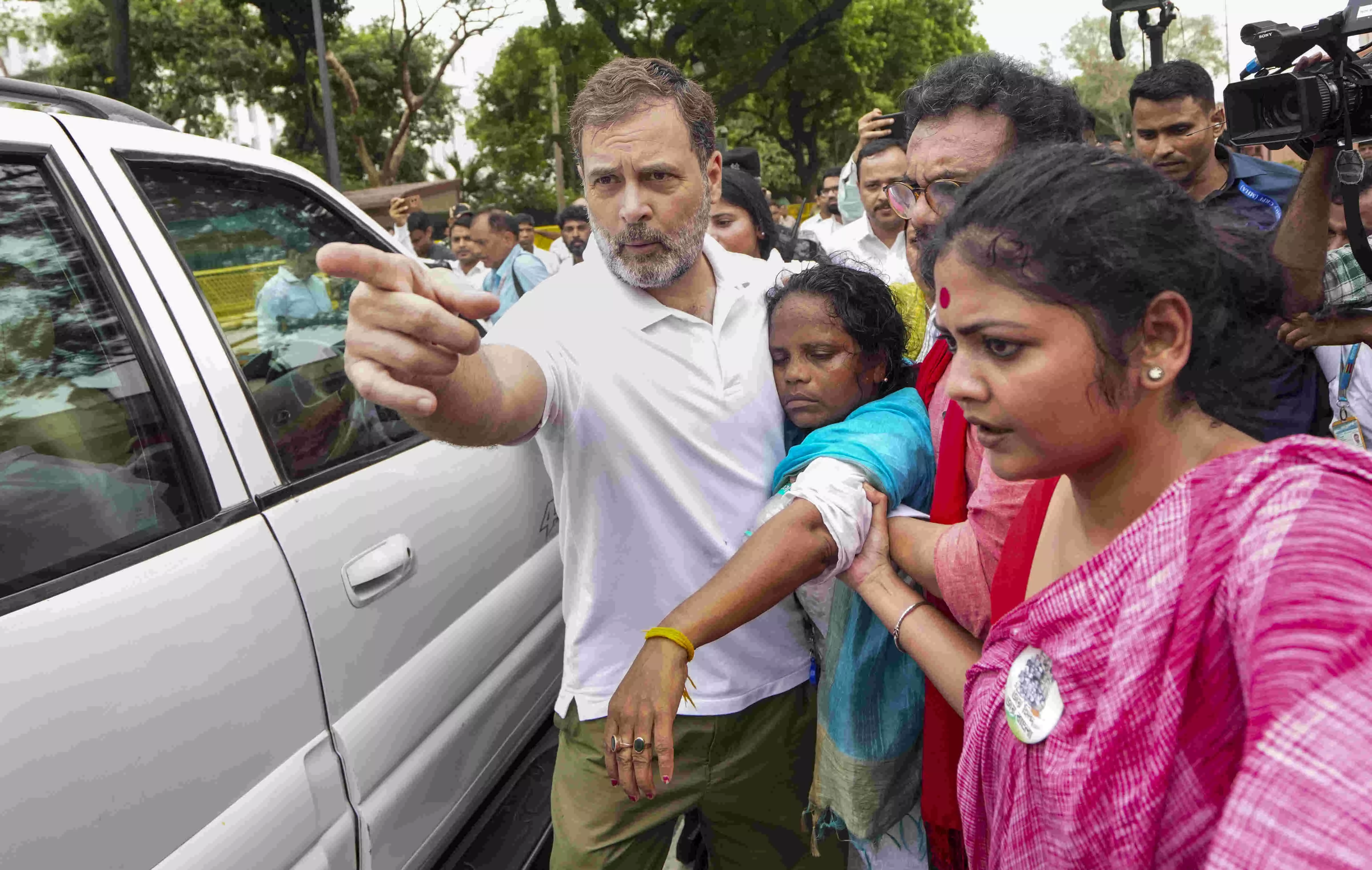 Rahul Gandhi demands clean, pure voter list