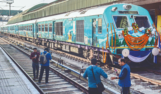 CAG: Railways’ earnings showed 25.51% increase in 2022-23 over previous FY