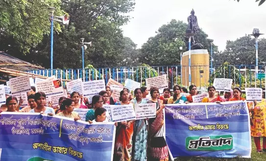 Kin of police personnel protest against ‘abusive remarks’ on cops
