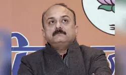 Delhi education minister leads Tiranga Yatra in Janakpuri, urges people to shun Chinese manjha