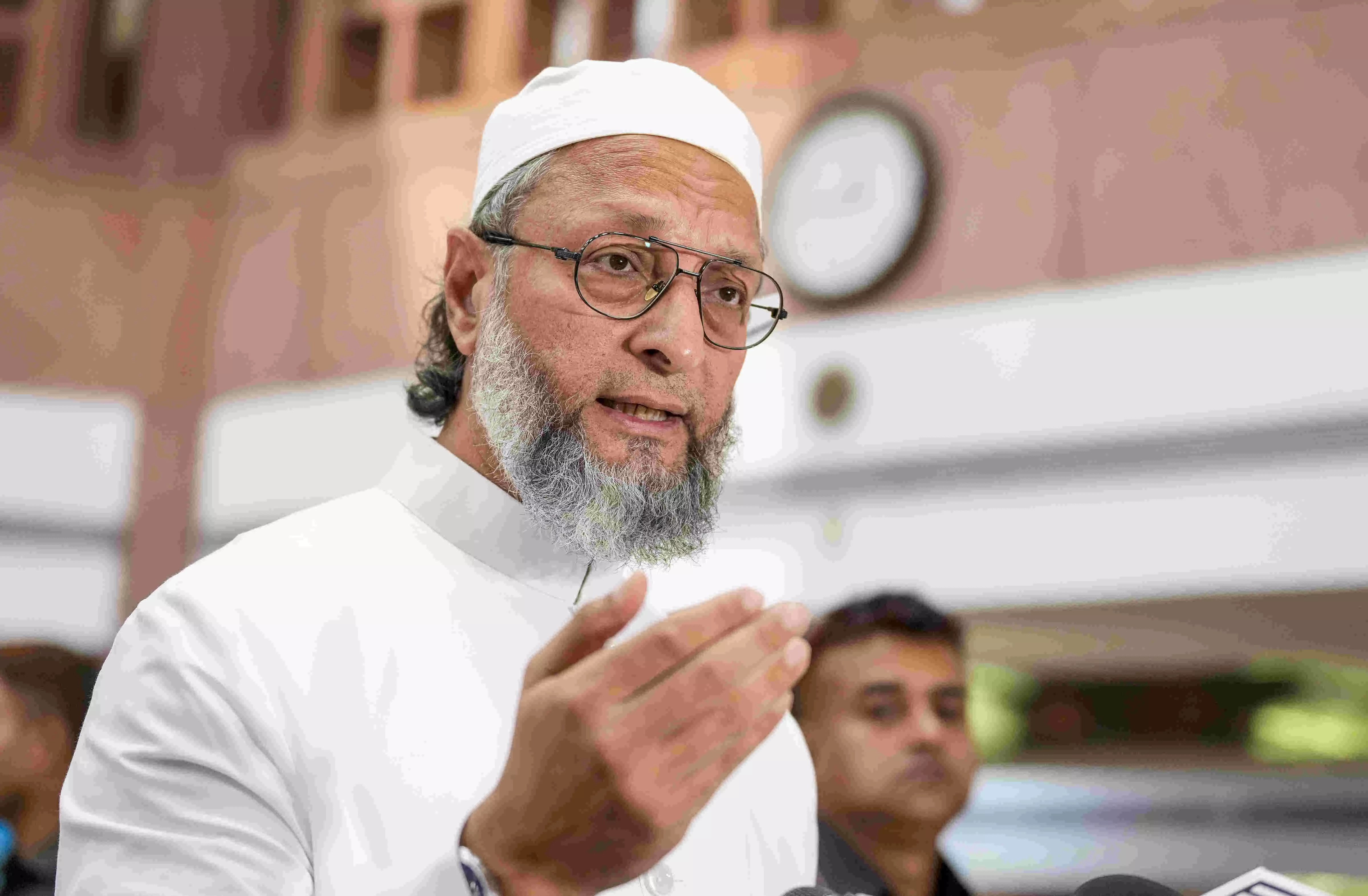 Meat shop closure order on I-Day callous, unconstitutional, says Owaisi Meat shop closure order on I-Day callous, unconstitutional, says Owaisi