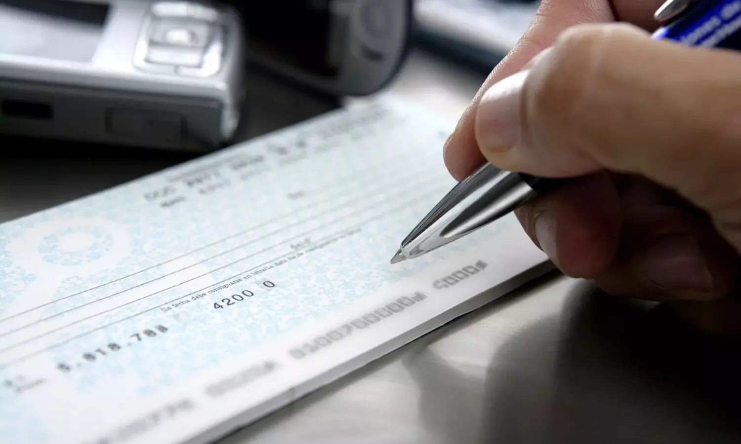 Banks to clear cheques within few hours starting October 4: RBI Banks to clear cheques within few hours starting October 4: RBI