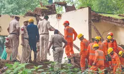 Six killed as Patte Shah Dargah rooms collapse