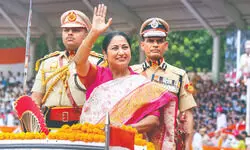 Rs 5 meals at Atal Canteen and green goals mark Delhi CM’s I-Day address