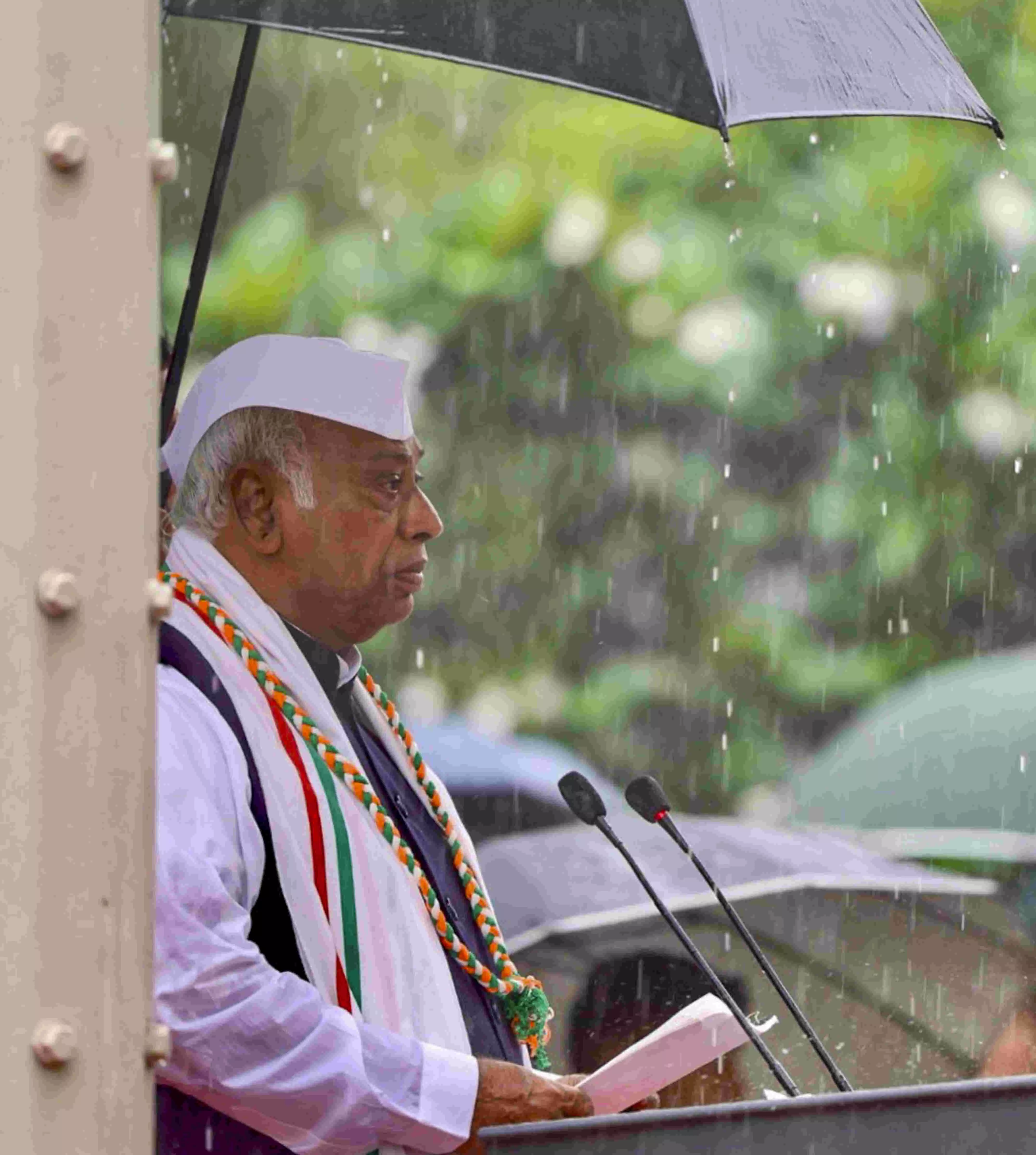 BJP will go to any extent of immorality to remain in power: Kharge