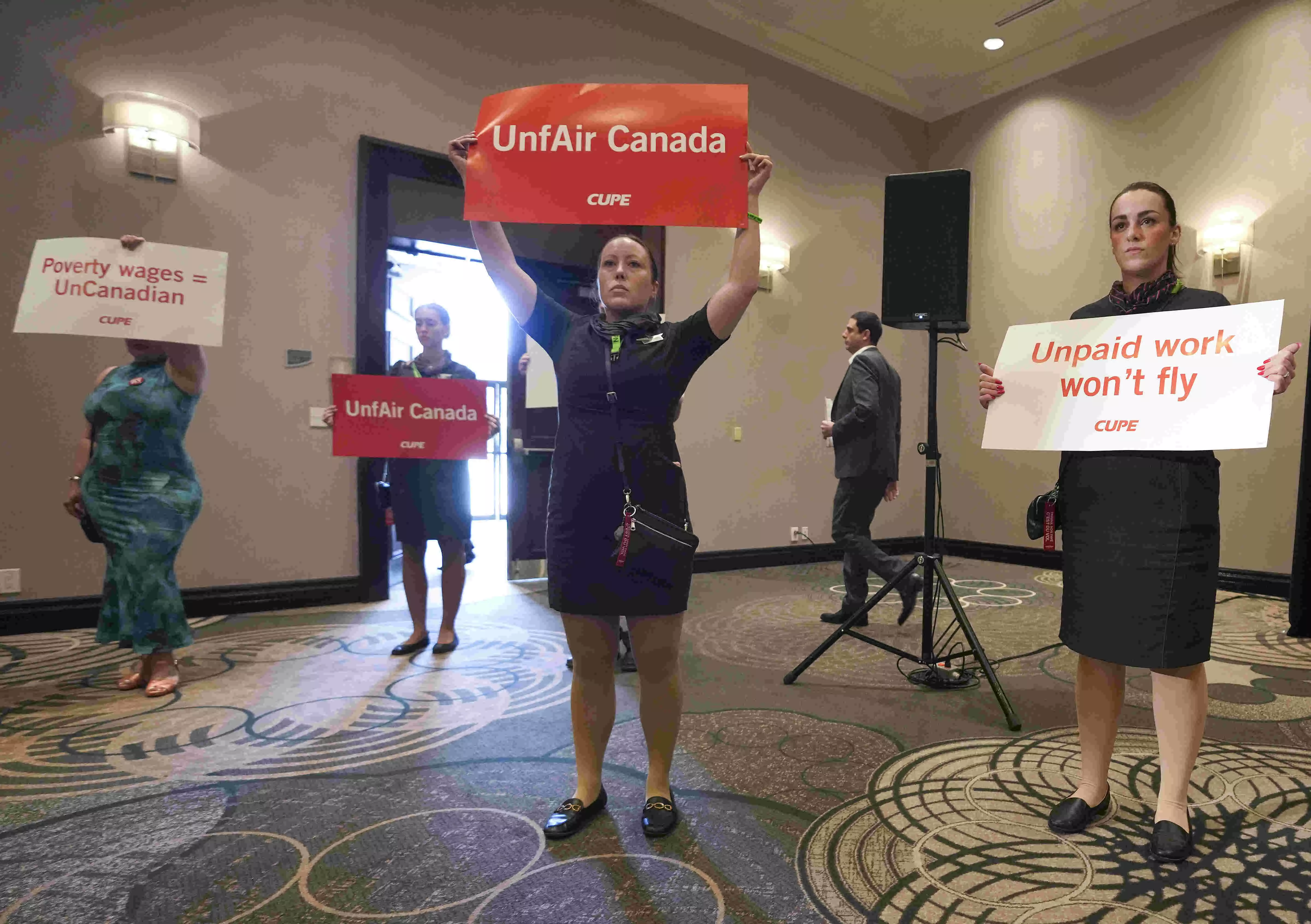 Air Canada suspends operations as flight attendants go on strike