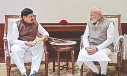 MP CM invites PM to inaugurate Kisan Sammelan, Bhopal Metro MP CM invites PM to inaugurate Kisan Sammelan, Bhopal Metro