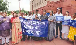 TMC protests outside Parl, says Bengal ‘won’t tolerate humiliation’ TMC protests outside Parl, says Bengal ‘won’t tolerate humiliation’