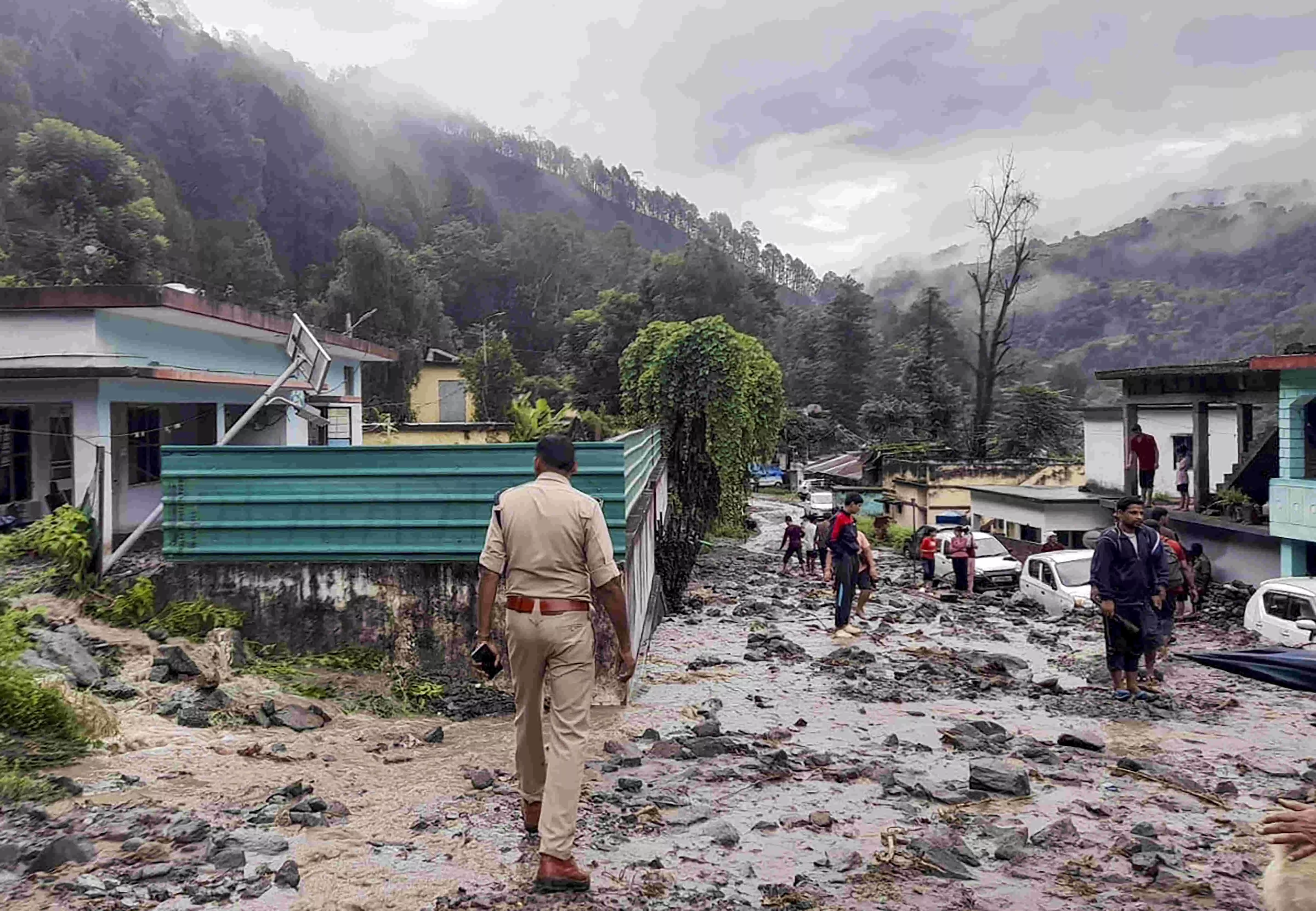1 dead as cloudburst wreaks havoc in Ukhands Chamoli; rescue ops underway 1 dead as cloudburst wreaks havoc in Ukhands Chamoli; rescue ops underway