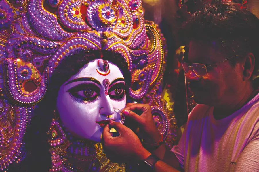 Kumartuli’s changing topography: From idol-making hub to cultural hotspot Kumartuli’s changing topography: From idol-making hub to cultural hotspot