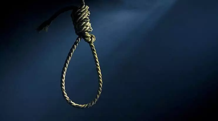 Death sentence can be challenged under Article 32 on ground of breach of procedural safeguards: SC Death sentence can be challenged under Article 32 on ground of breach of procedural safeguards: SC