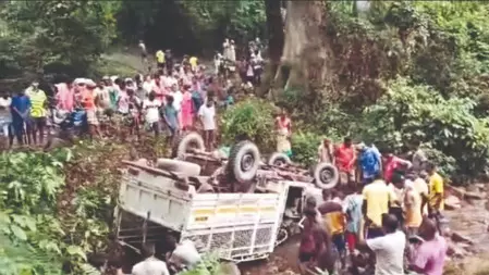 Nagrakata: 3 tea garden workers killed, 30 injured as van overturns
