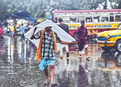 Cyclonic circulation to trigger   heavy rainfall in South Bengal