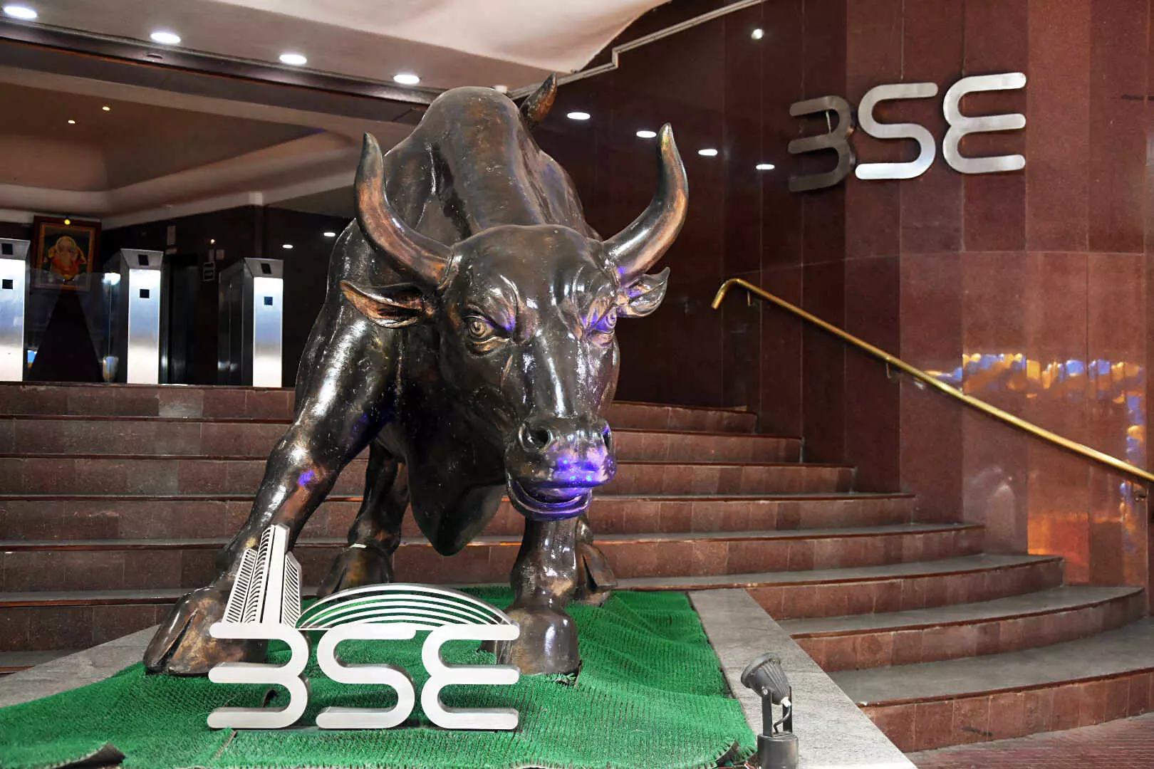 Sensex tumbles 849 pts amid widespread selloff; slips below 81K ahead of additional 25 pc US tariffs