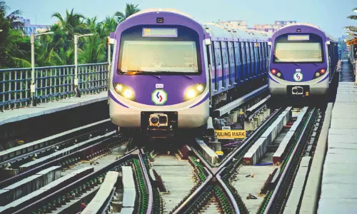 Metro extension impacts taxi & bus services between Sealdah & Howrah Metro extension impacts taxi & bus services between Sealdah & Howrah