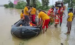 100 villages in Odisha still under flood water for 5th day 100 villages in Odisha still under flood water for 5th day