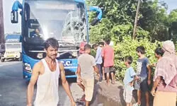 Dhupguri: 6 injured in collision between 2 buses