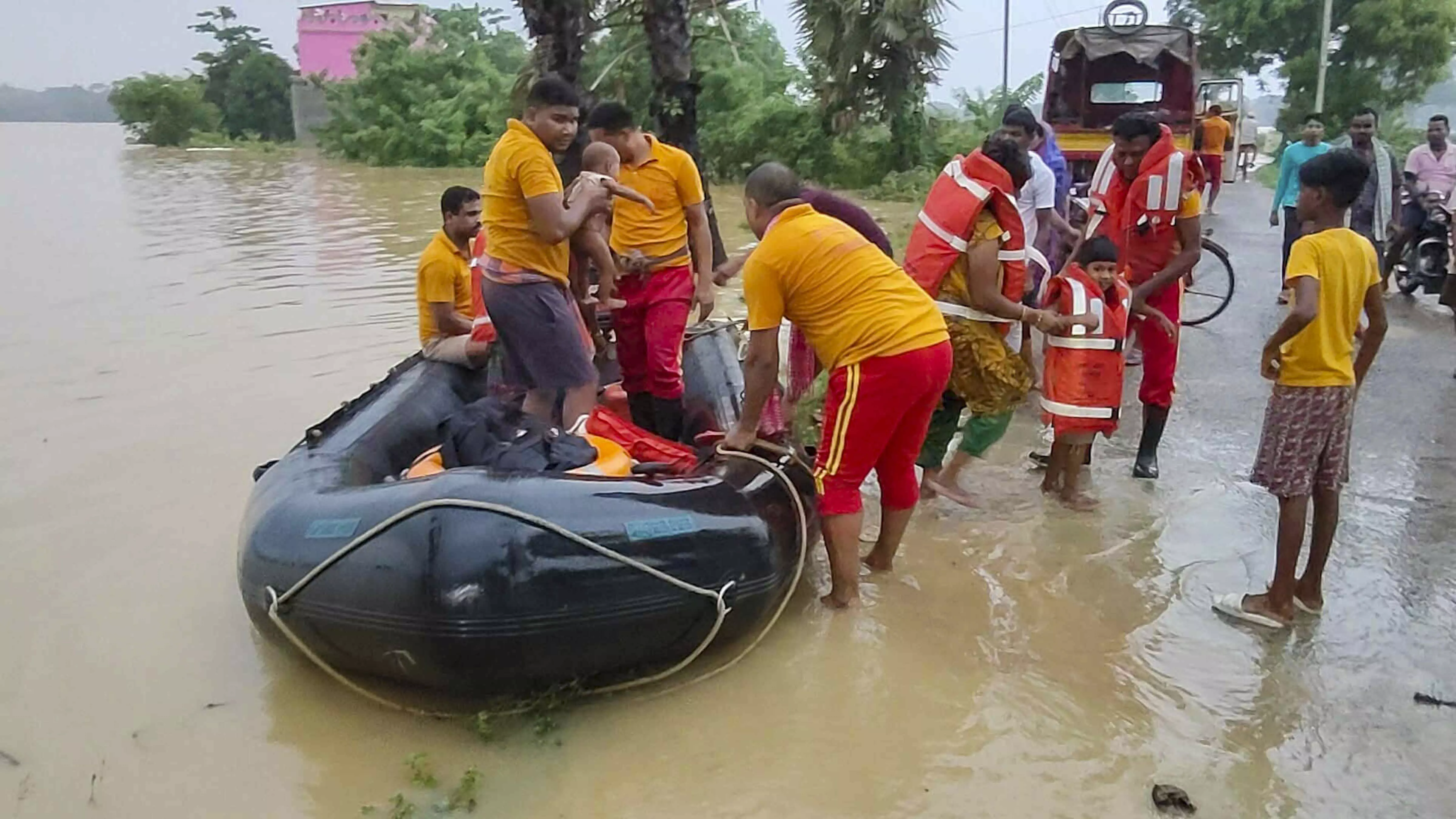 100 villages in Odisha still under flood water for 5th day