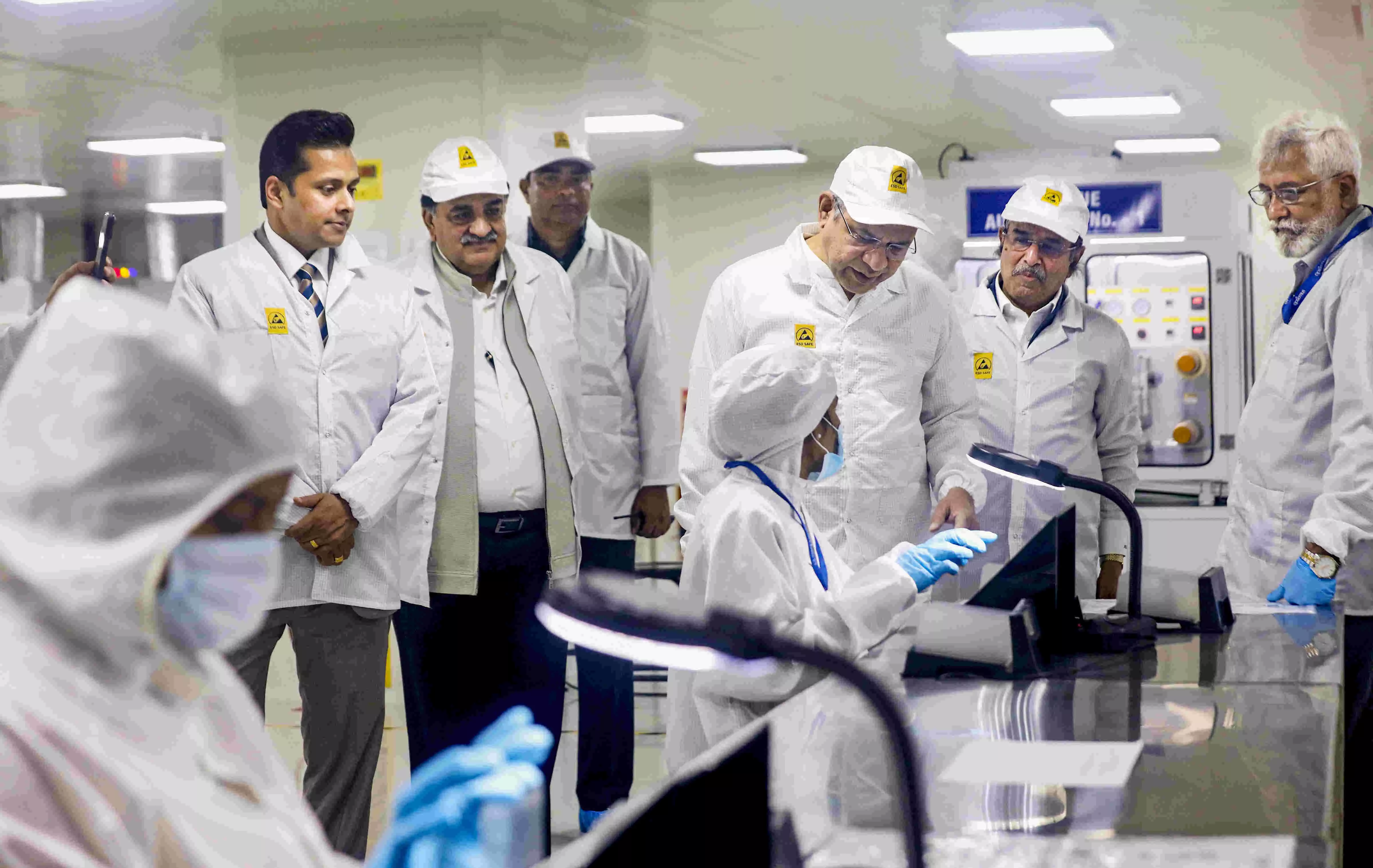 Vaishnaw inaugurates Optiemus tempered glass factory entailing Rs 870 cr investment