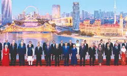 SCO summit kicks off with a grand banquet hosted by Xi