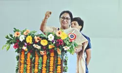CM Rekha Gupta urges students to ‘join a cause’, assures concessional Metro passes