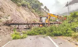 Himachal, U’khand landslides kill 7 Himachal, U’khand landslides kill 7