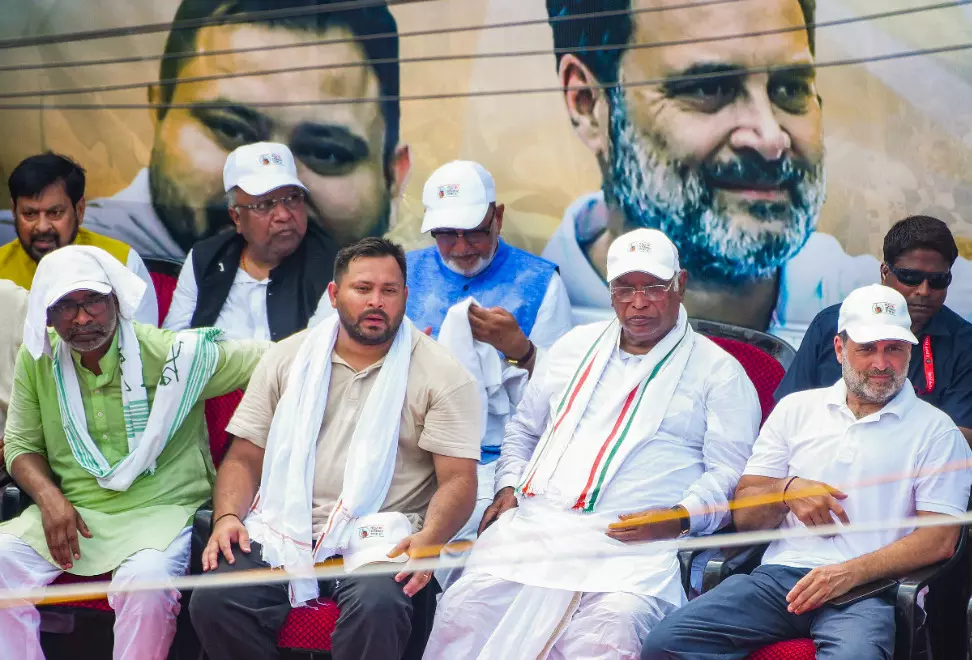 BJP-RSS will dump Nitish where garbage is dumped: Kharge BJP-RSS will dump Nitish where garbage is dumped: Kharge