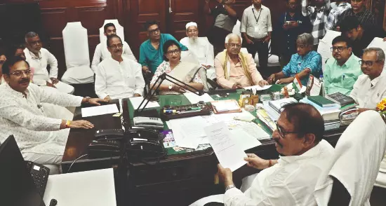 Armed guards of ministers, MLAs barred from Assembly; CM’s security exempt Armed guards of ministers, MLAs barred from Assembly; CM’s security exempt