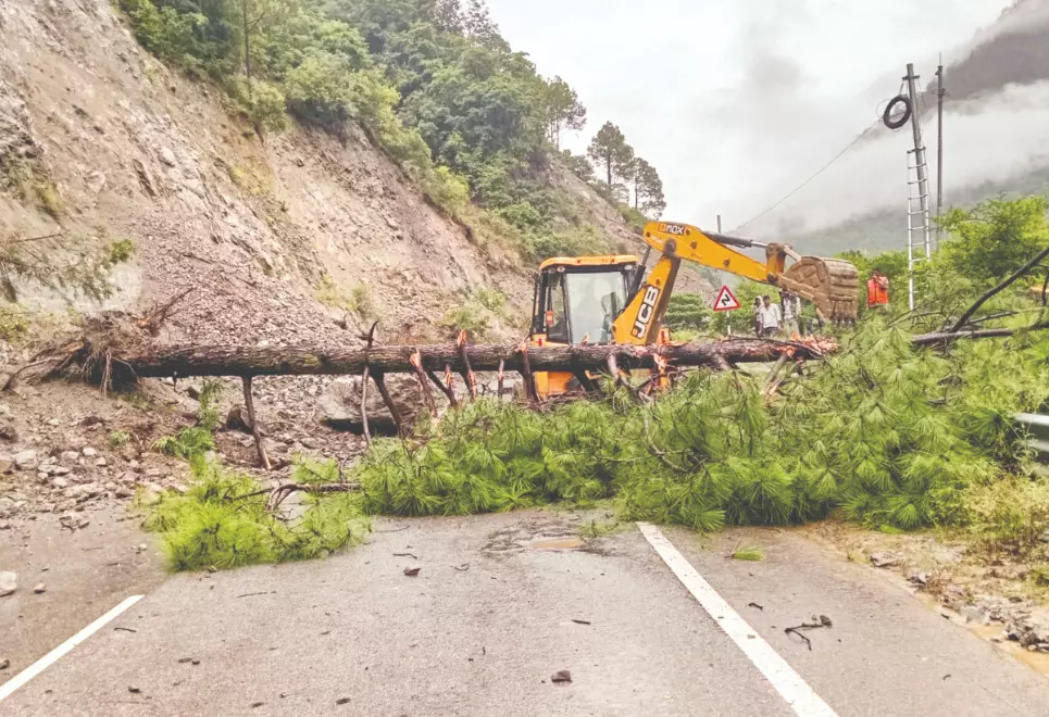 Himachal, U’khand landslides kill 7 Himachal, U’khand landslides kill 7