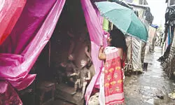 Rainfall becomes the new ‘asur’   for artisans of Kumartuli